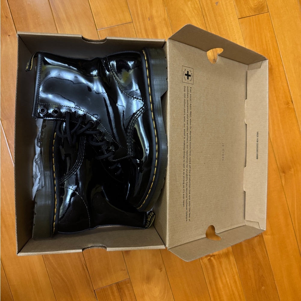 Womens Dr Martens Size 9